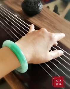 ​如何选择一款合适自己的玉手镯———玉手镯选择“五步法”