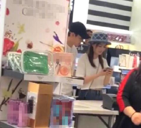 徐璐张铭恩官宣恋情！中戏F4却在评论里喊儿子儿媳妇？