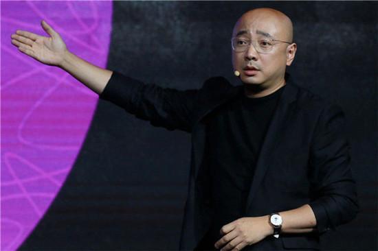 徐峥被曝殴打女记者竟然能踢到对方脸：武林高手？