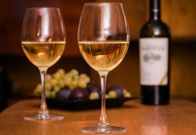 ​自酿葡萄酒为什么会变酸？为什么自己酿的葡萄酒是酸的