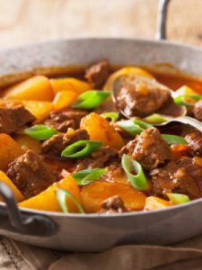 ​炖牛肉放什么调料(炖牛肉放什么调料最好?炖羊肉放什么调料最好吃)