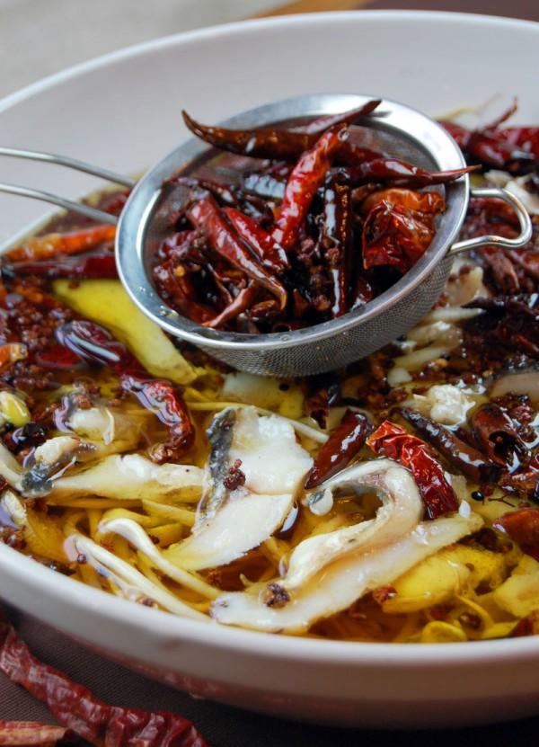 正宗川菜水煮鱼菜谱(最上瘾的绝味川菜--水煮鱼)(1)