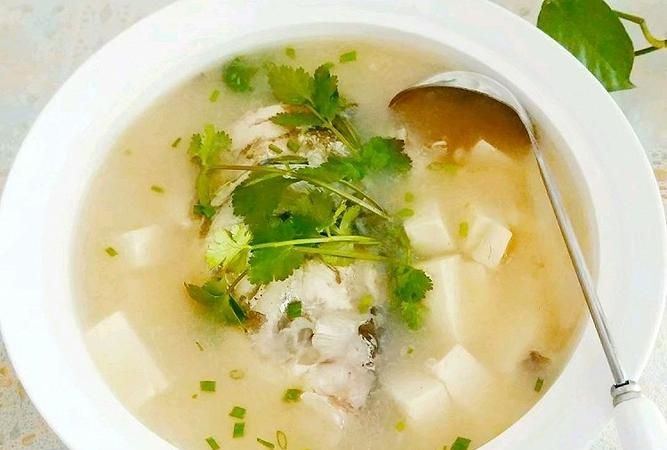 鱼头豆腐汤家常做法要煮多久