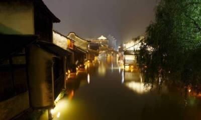 人影阑珊是什么意思