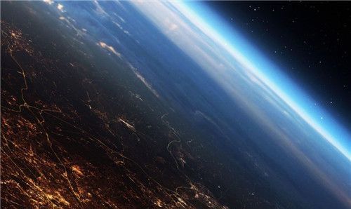 大气层多高成冰泡：