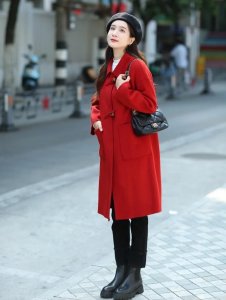 ​红色搭配什么颜色？搭配这4种颜色，好看又大气！