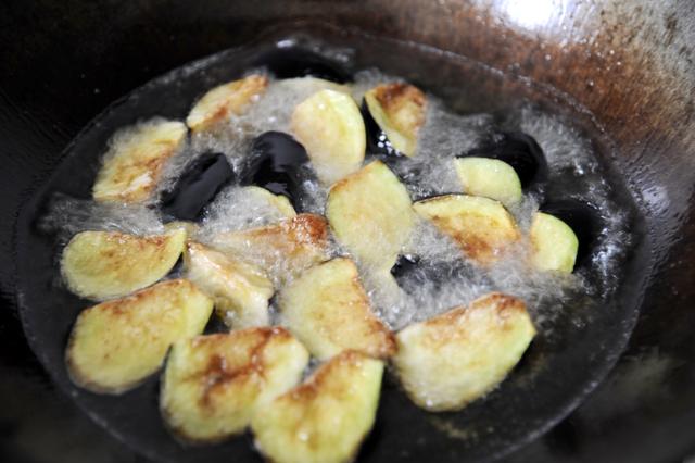 东北地三鲜100种做法（东北名菜地三鲜的家常做法）(9)