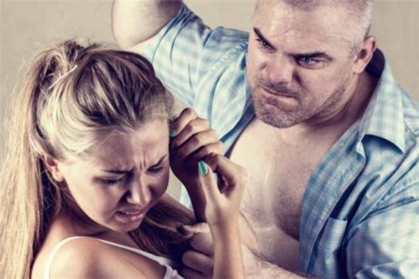 如何看清伴侣有无暴力倾向 怎么看男人有没有暴力倾向 如何看清伴侣有无暴力倾向 怎么看男人有没有暴力倾向