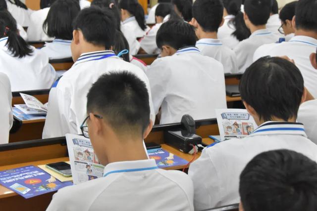 小学生校园安全知识十条简短 校园里的这些安全知识(2)