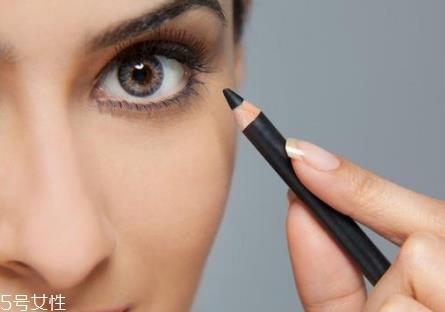 初学者怎么画眼线好？教你如何正确画完整眼妆
