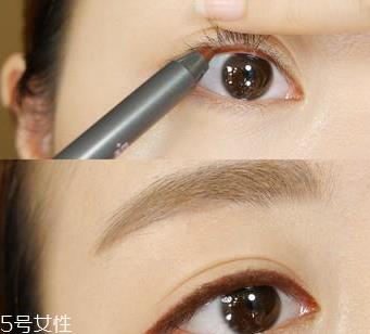 初学者怎么画眼线好？教你如何正确画完整眼妆