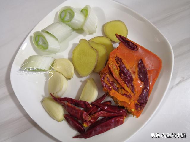 羊蝎子火锅的做法最正宗的(羊蝎子火锅自己在家做)(6)