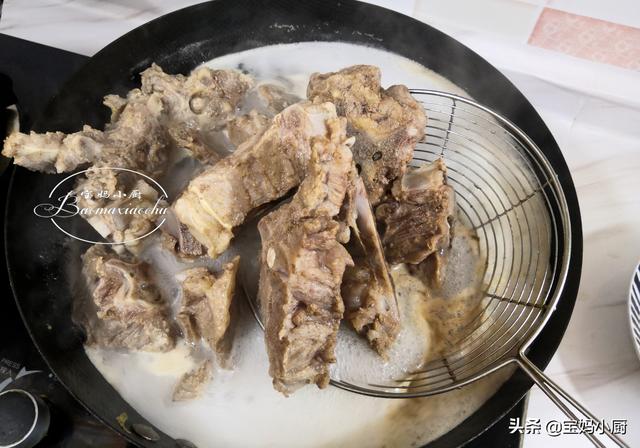 羊蝎子火锅的做法最正宗的(羊蝎子火锅自己在家做)(5)