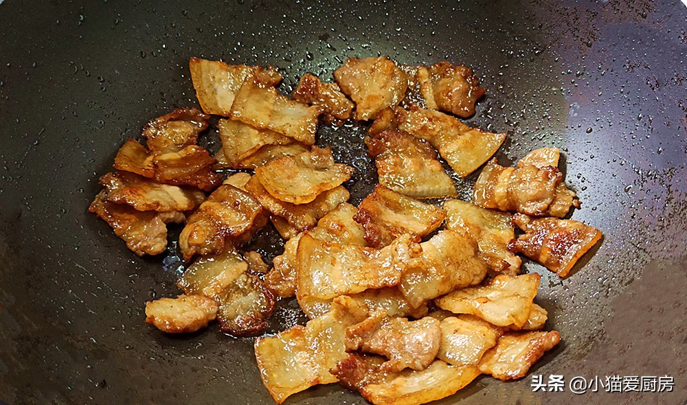 煎肉片的家常做法(超详细香煎五花肉做法教程)
