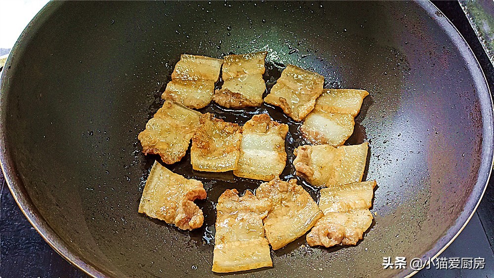 煎肉片的家常做法(超详细香煎五花肉做法教程)
