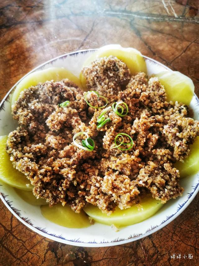 冷吃牛肉最好吃的做法(天冷就爱吃一口热气腾腾的菜)(11)