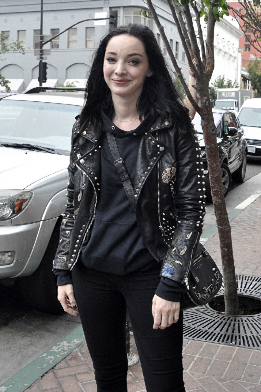 艾玛·杜蒙特(Emma Dumont)