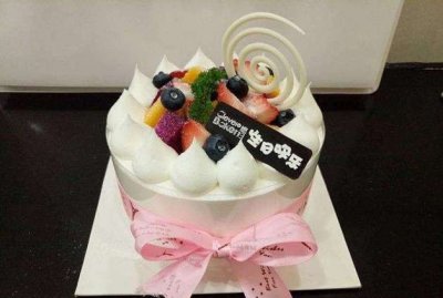 ​六寸蛋糕直径多少厘米，6寸蛋糕是几厘米证件照？