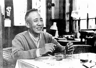 戴套袖的孙犁先生中的细节描写(戴套袖孙犁先生原文)-第1张图片-