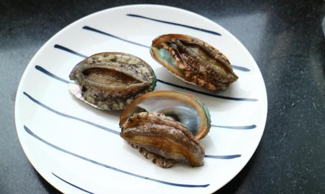 取鲜鲍鱼肉时变硬怎么回事啊