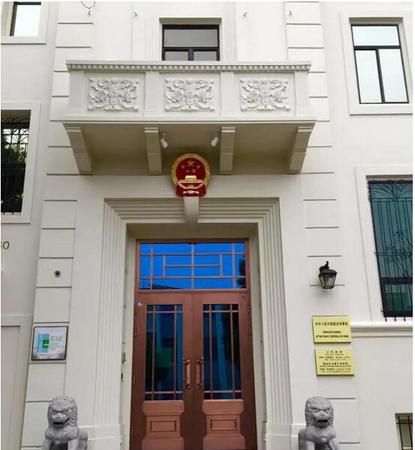 美国在中国有多少外交人员