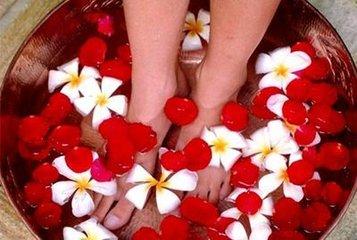 泡脚七天减肥法（泡泡脚减减肥）(1)