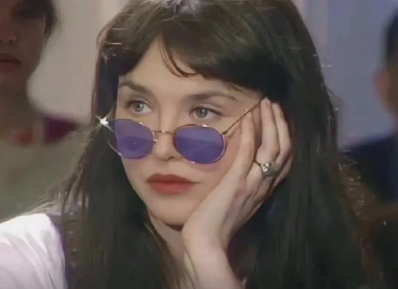 异性之间的“暧昧”,大多是从借这三样东西开始的 异性之间的“暧昧”,大多是从借这三样东西开始的