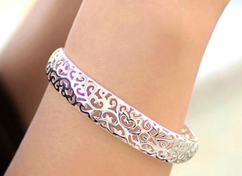 银镯子变黄是什么原因，雪花银手镯变黄是什么原因？图5