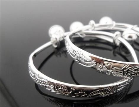 银镯子变黄是什么原因，雪花银手镯变黄是什么原因？图4