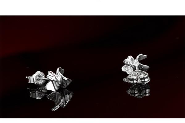 怎样让铂金耳环更有光泽 送女孩铂金耳环要注意什么 怎样让铂金耳环更有光泽 送女孩铂金耳环要注意什么