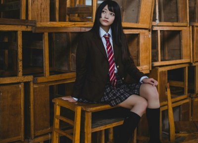 ​和闺蜜喜欢同一个人该追吗？ 我和闺蜜喜欢同一个人怎么办？