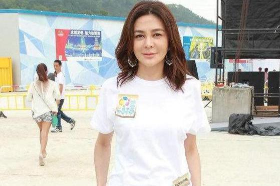 关之琳和陈美琪曾经都是女神，今同框对比，差距之大令人唏嘘！