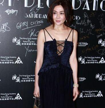 关之琳和陈美琪曾经都是女神，今同框对比，差距之大令人唏嘘！