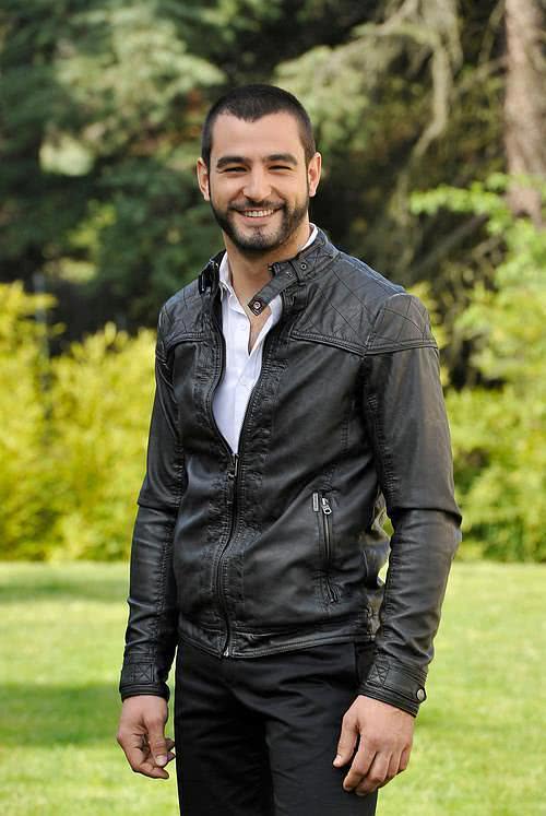 安东尼奥·委拉斯凯兹个人资料写真作品