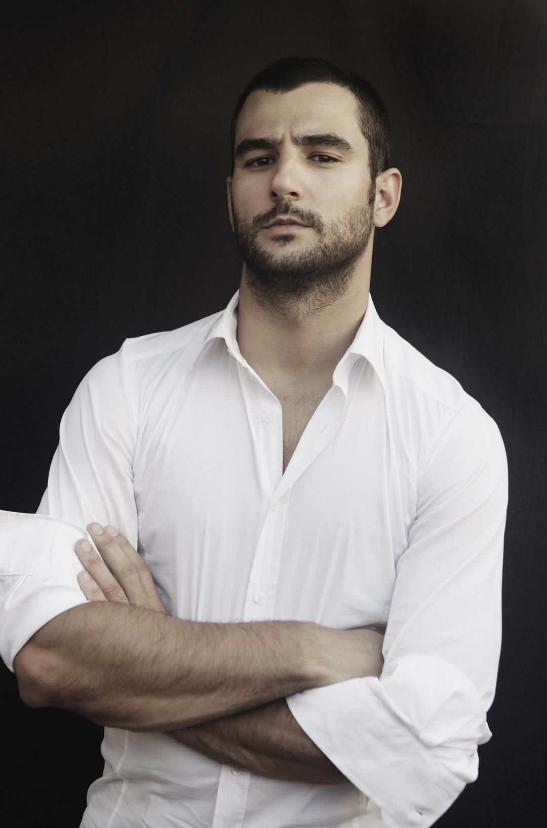 安东尼奥·委拉斯凯兹个人资料写真作品