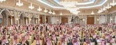 ​他是沙特第一任国王，娶300个老婆，每生一个孩子就奖励60万