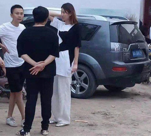 王宝强的女朋友现在是谁 王宝强现任女友的照片