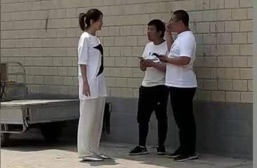 王宝强的女朋友现在是谁 王宝强现任女友的照片