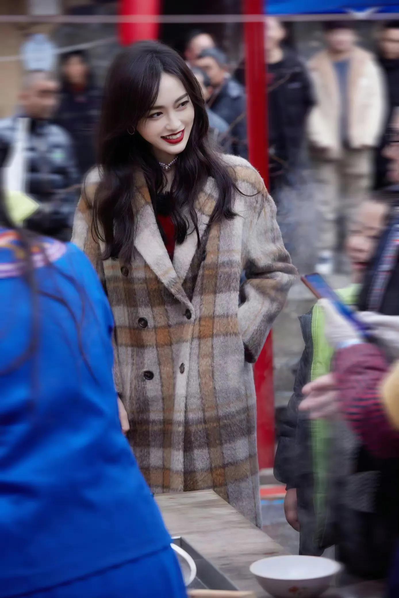 唐嫣终于进组拍戏,婚后停工多年,终于回归事业心,演员糖要来了