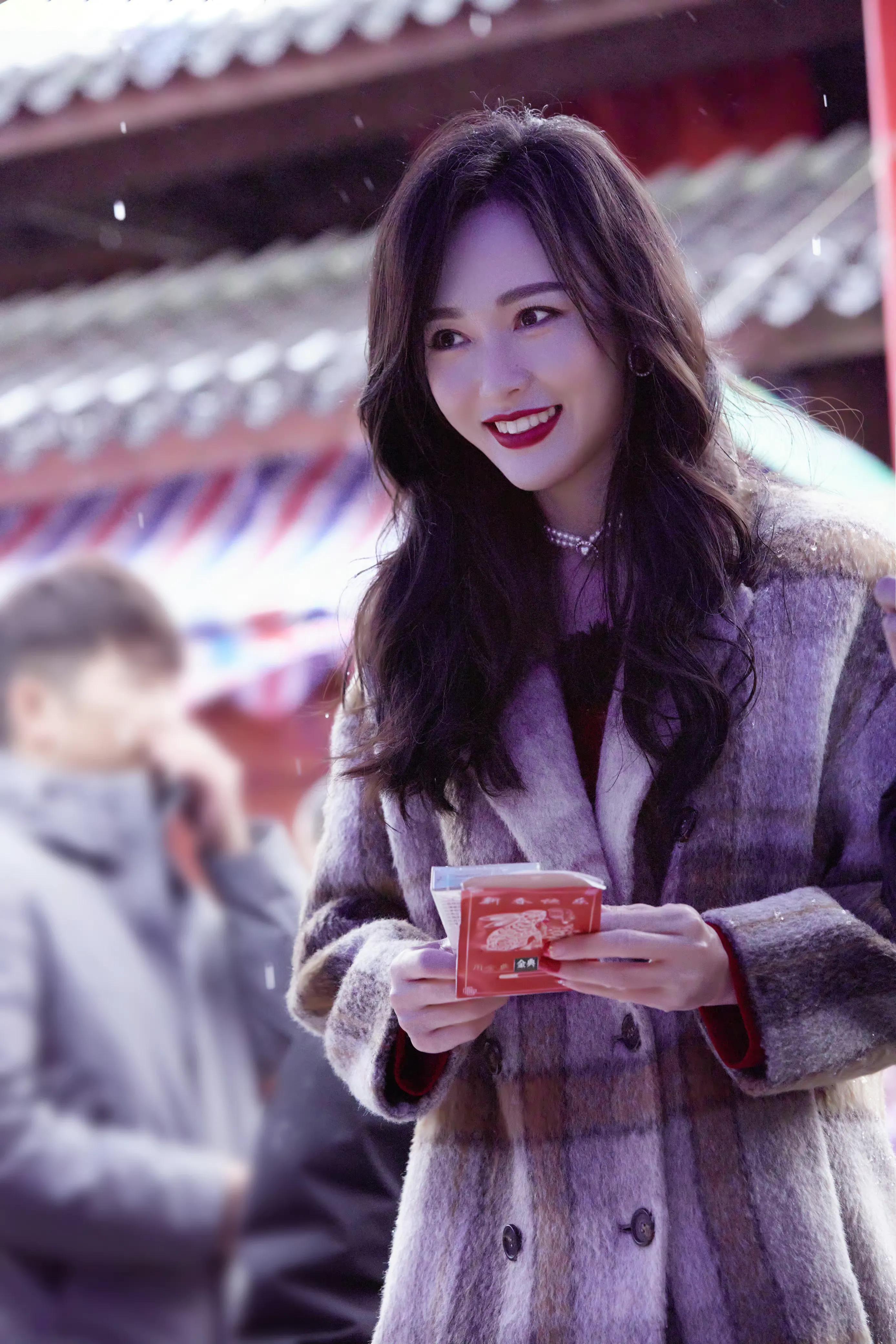 唐嫣终于进组拍戏,婚后停工多年,终于回归事业心,演员糖要来了