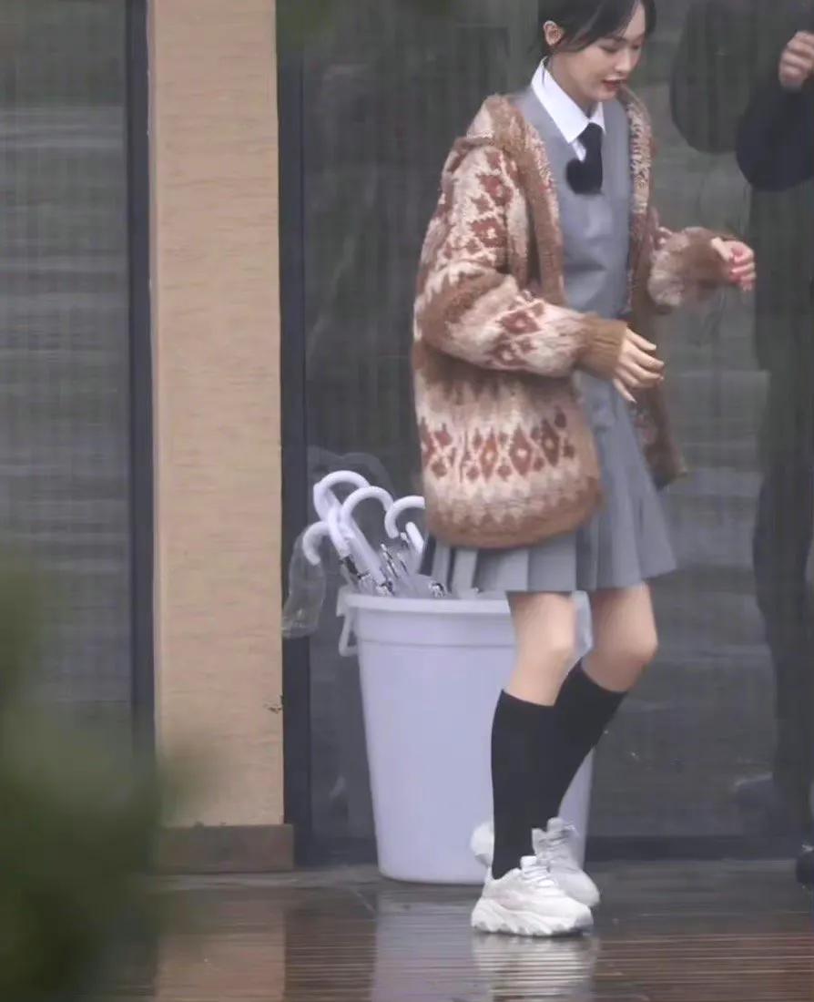 唐嫣终于进组拍戏,婚后停工多年,终于回归事业心,演员糖要来了