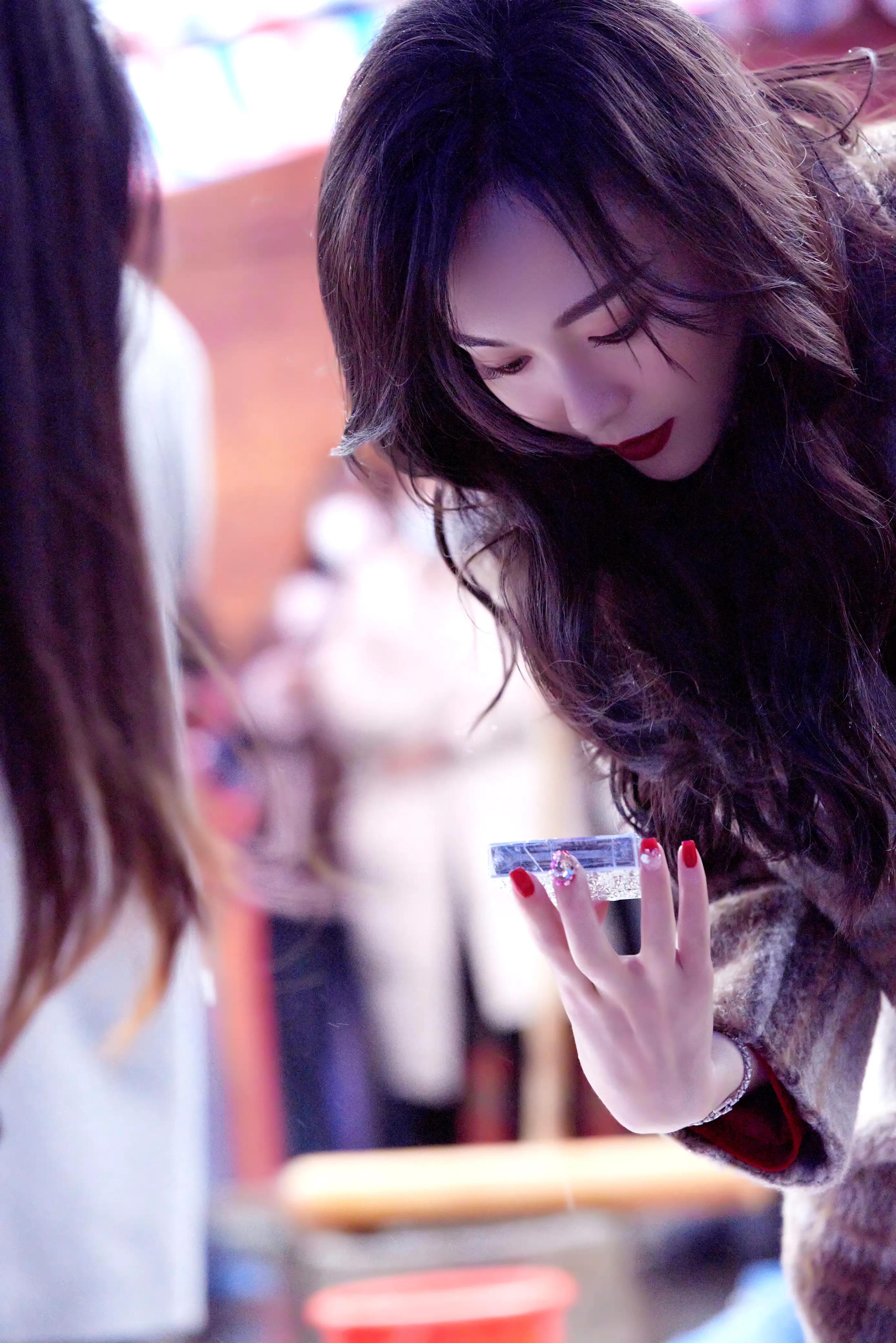 唐嫣终于进组拍戏,婚后停工多年,终于回归事业心,演员糖要来了