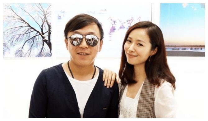 44岁黄渤妻子照片曝光,原来是我们熟悉的她,难怪两人如此恩爱