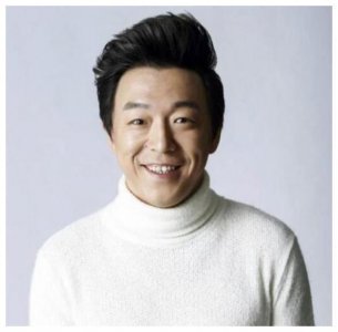 ​44岁黄渤妻子照片曝光，原来是我们熟悉的她，难怪两人如此恩爱