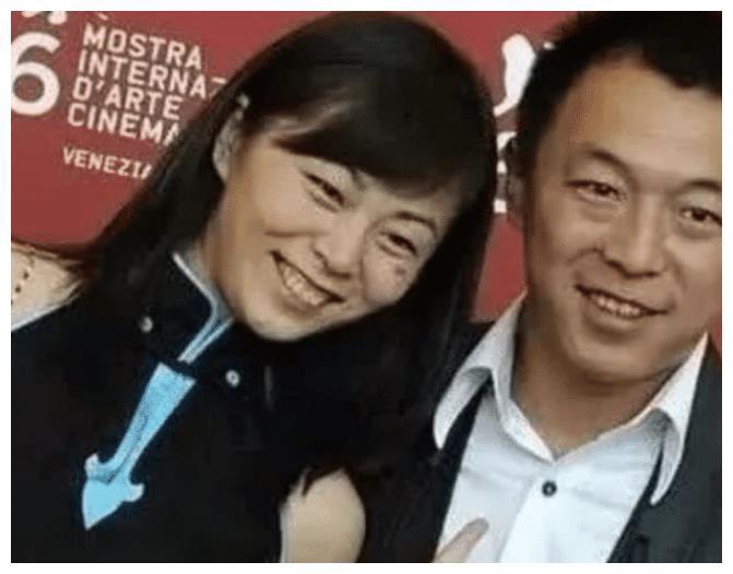 44岁黄渤妻子照片曝光,原来是我们熟悉的她,难怪两人如此恩爱