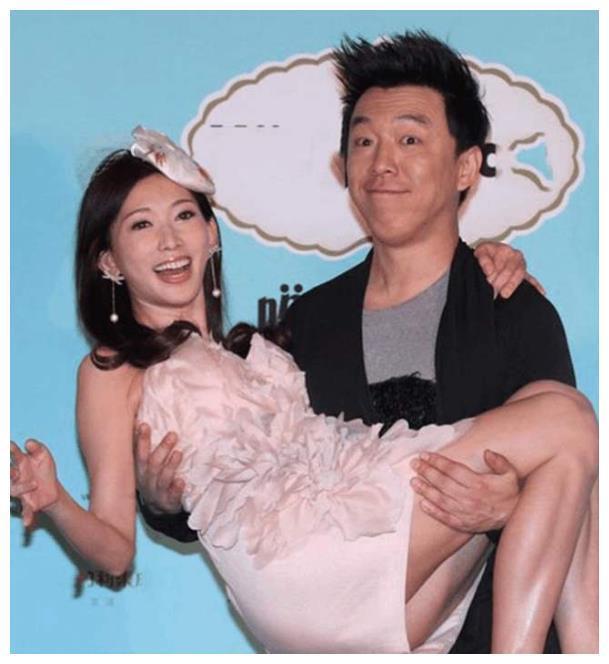 44岁黄渤妻子照片曝光,原来是我们熟悉的她,难怪两人如此恩爱