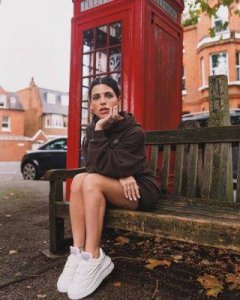 ​瓦伦蒂娜与恩佐：从青涩爱情到理性分离的故事