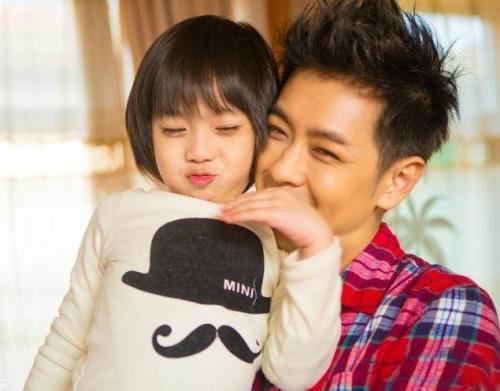 林志颖儿子Kimi终于露脸,9岁身高140cm,变长腿少年