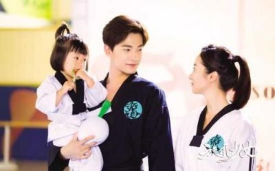 ​胡冰卿杨洋公布恋情，张铭恩事件是(胡冰卿和张铭恩亲吻的照片)