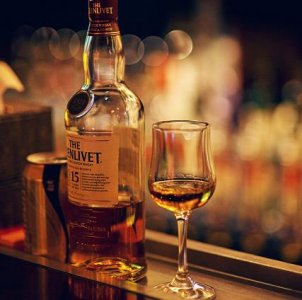 ​啤酒闻起来什么味？啤酒的味道好难闻